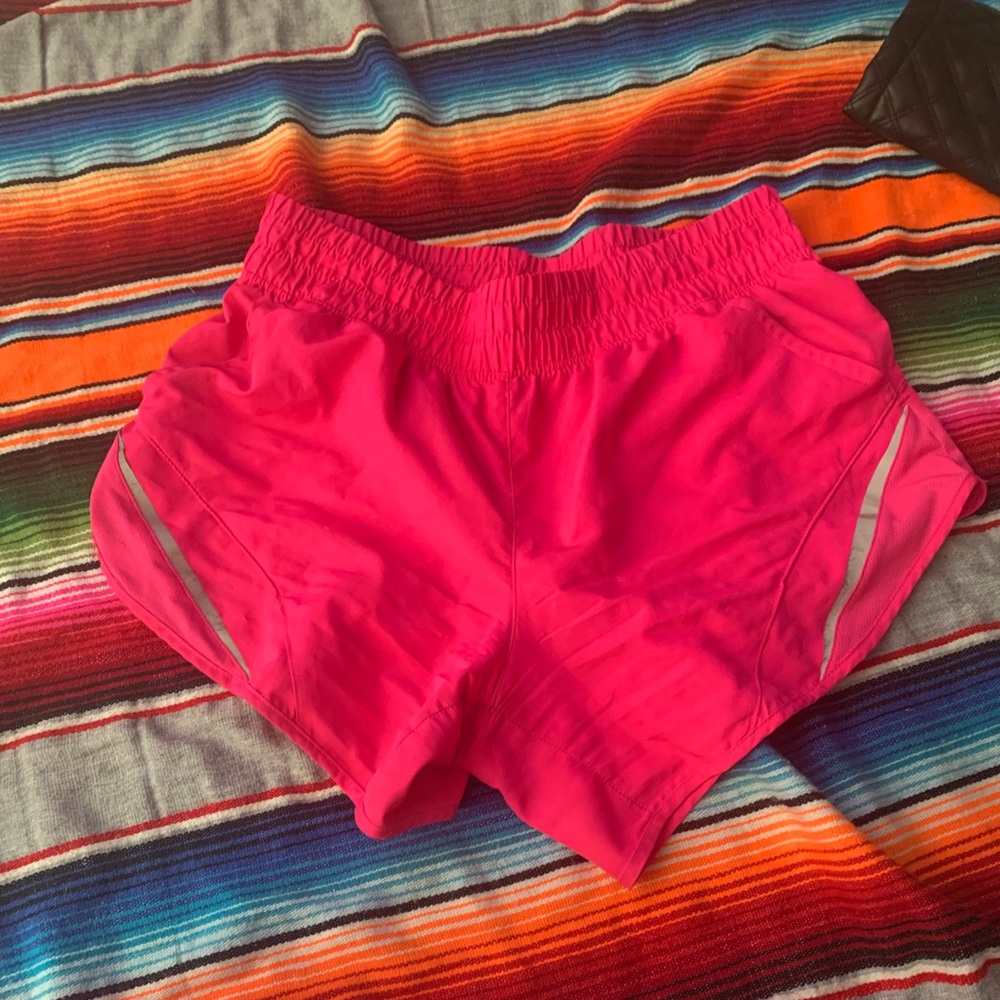 BOOTY SHORTS HOT PINK